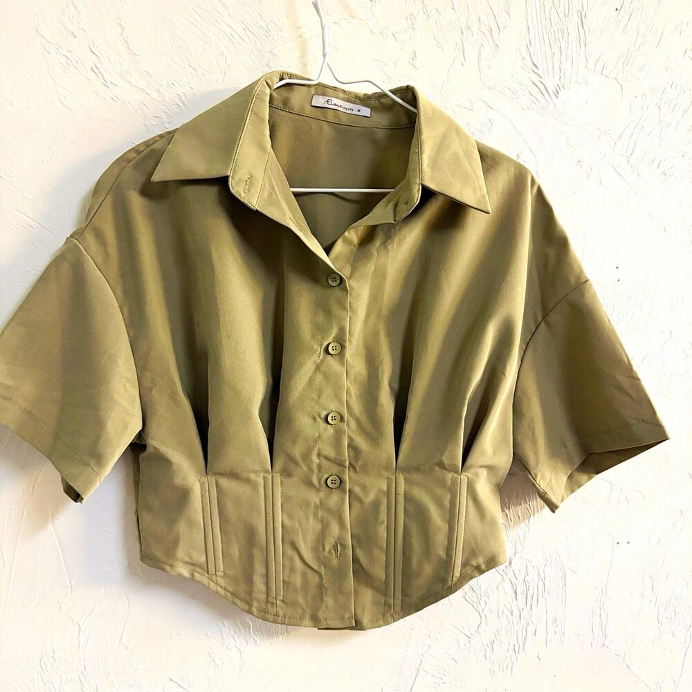 ALamyEnjoyLife Women’s Button-Up Top M Beige Solid Collared Cropped Short Slv